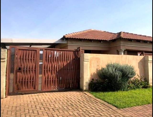 3 BEDROOM HOUSE FOR SALE IN KAGISO